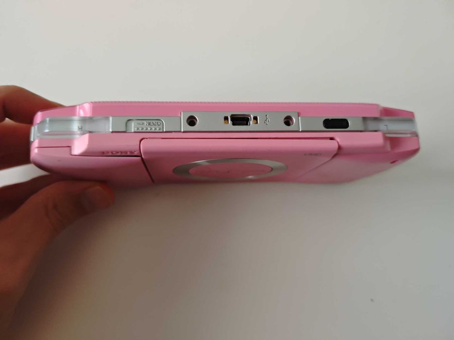 Sony PSP 1000 Pink Limited Edition - качени много игри