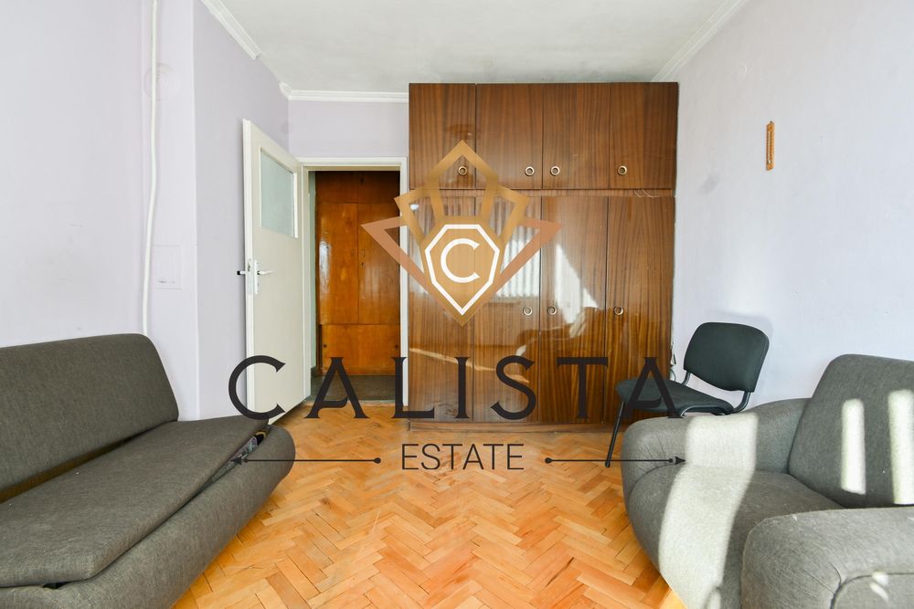 Продава се Тристаен апартамент в София, Левски - 110 кв.м за 2000 €/кв.м - Снимка #1