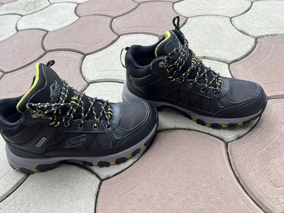 ghete Skechers baieti 40-41