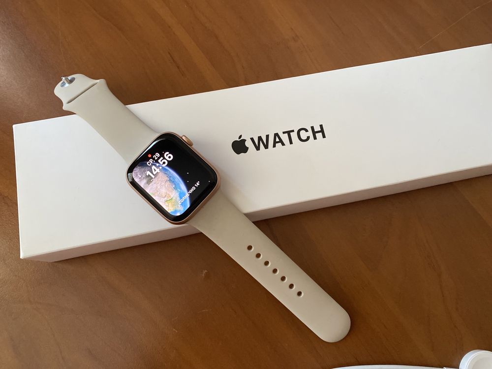 Apple Watch SE 44mm