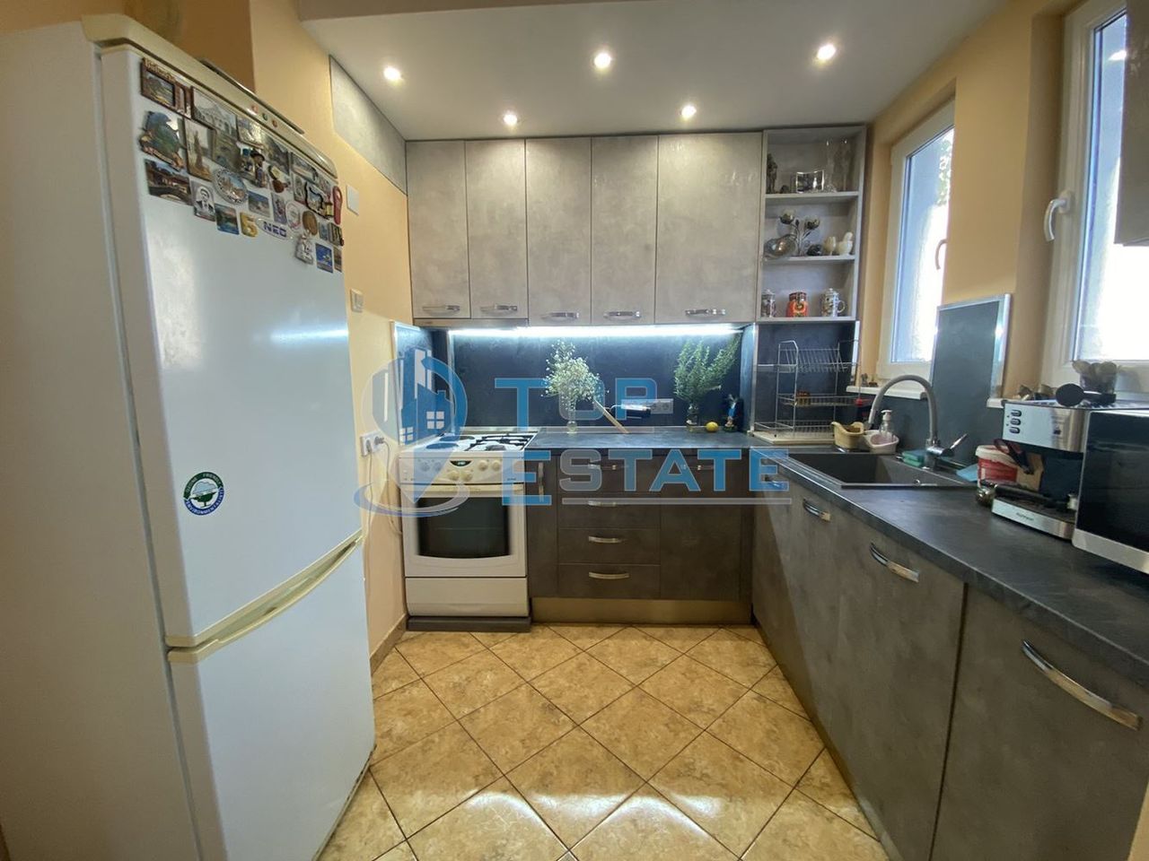 Продава се Многостаен апартамент в Севлиево - 100 кв.м за 1240 €/кв.м - Снимка #1