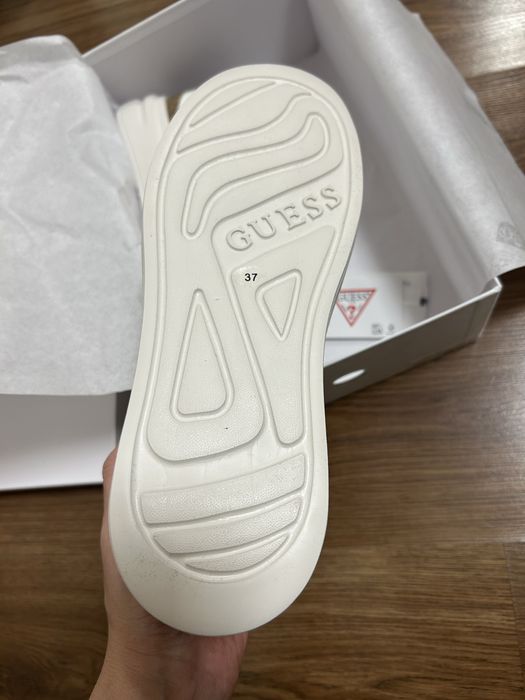 Кецове- сникърси -маратонки GUESS