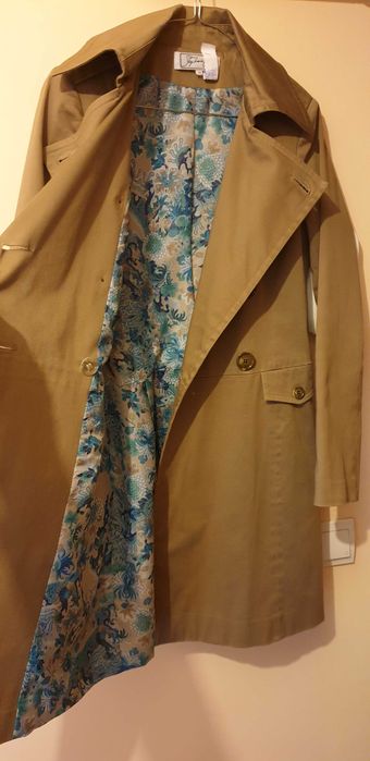 Trench coat cambrat, design deosebit Stephanie Anais