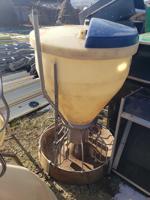 Vand boxe fatare scroafe si hranitori