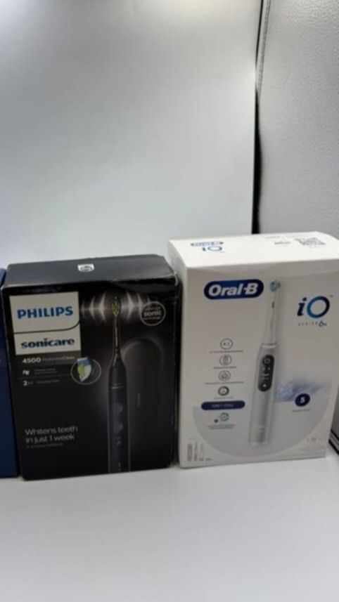 Periuta Philips sonicare 4500 și Oral B Io series 6n