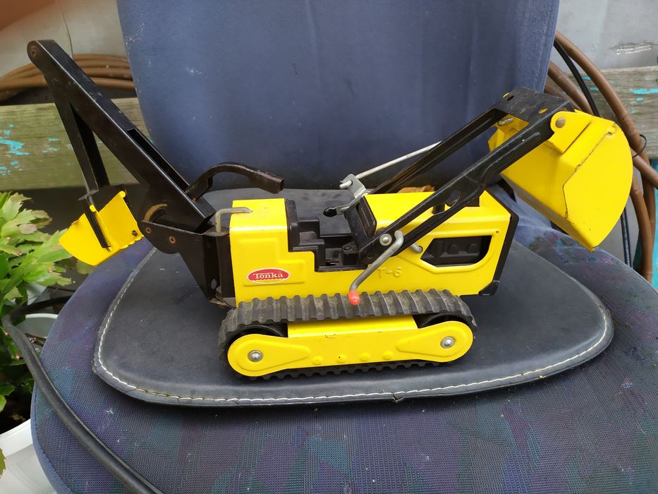 Голяма стара играчка багер Tonka
