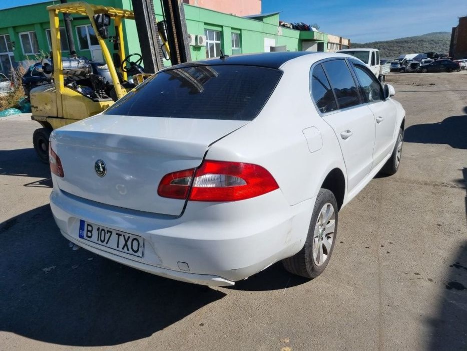 motoras ansamblu stergatoare nuca schimbator timonerie aripa spate ceasuri de bord Skoda Superb 2 motor 1.9tdi BXE Dezmembrez