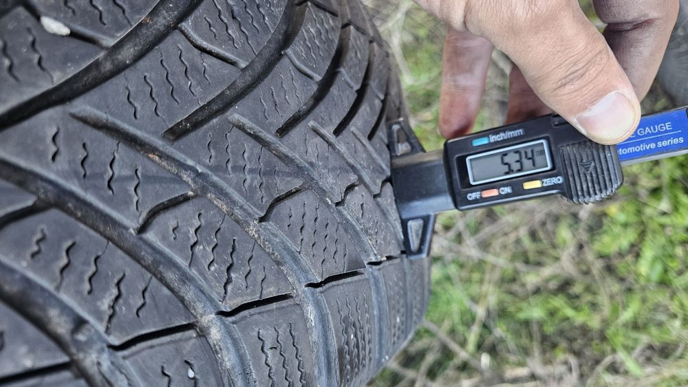 2бр гуми 215 60 16 дот 23 семперит