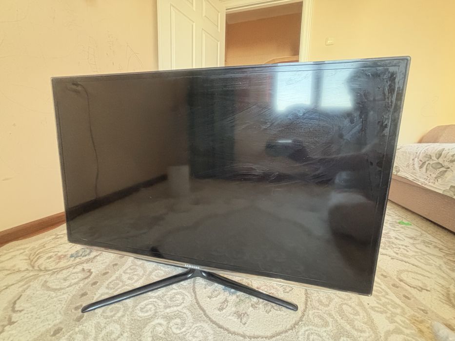 Продам ТВ самсунг на запчасти