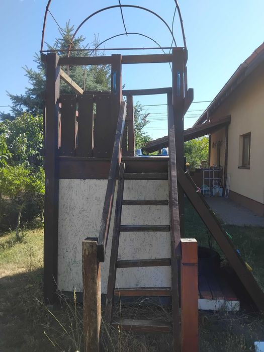 Loc de joaca copii din  lemn, cu tobogan 3m + trambulina 2m cadou