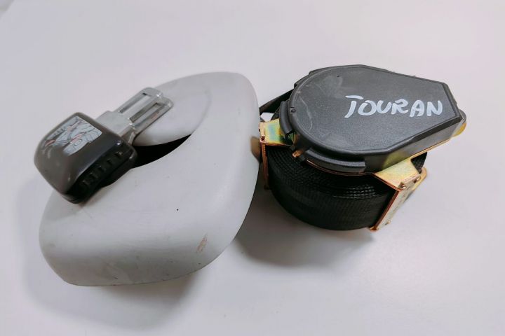 Centura de Siguranta  mijloc spate 1T0857807B Volkswagen VW Touran pr