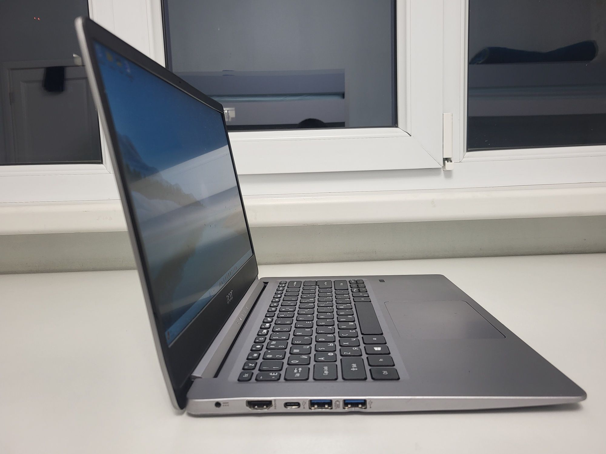 Срочно продам Ноутбук Acer Swift 1 1 128gb