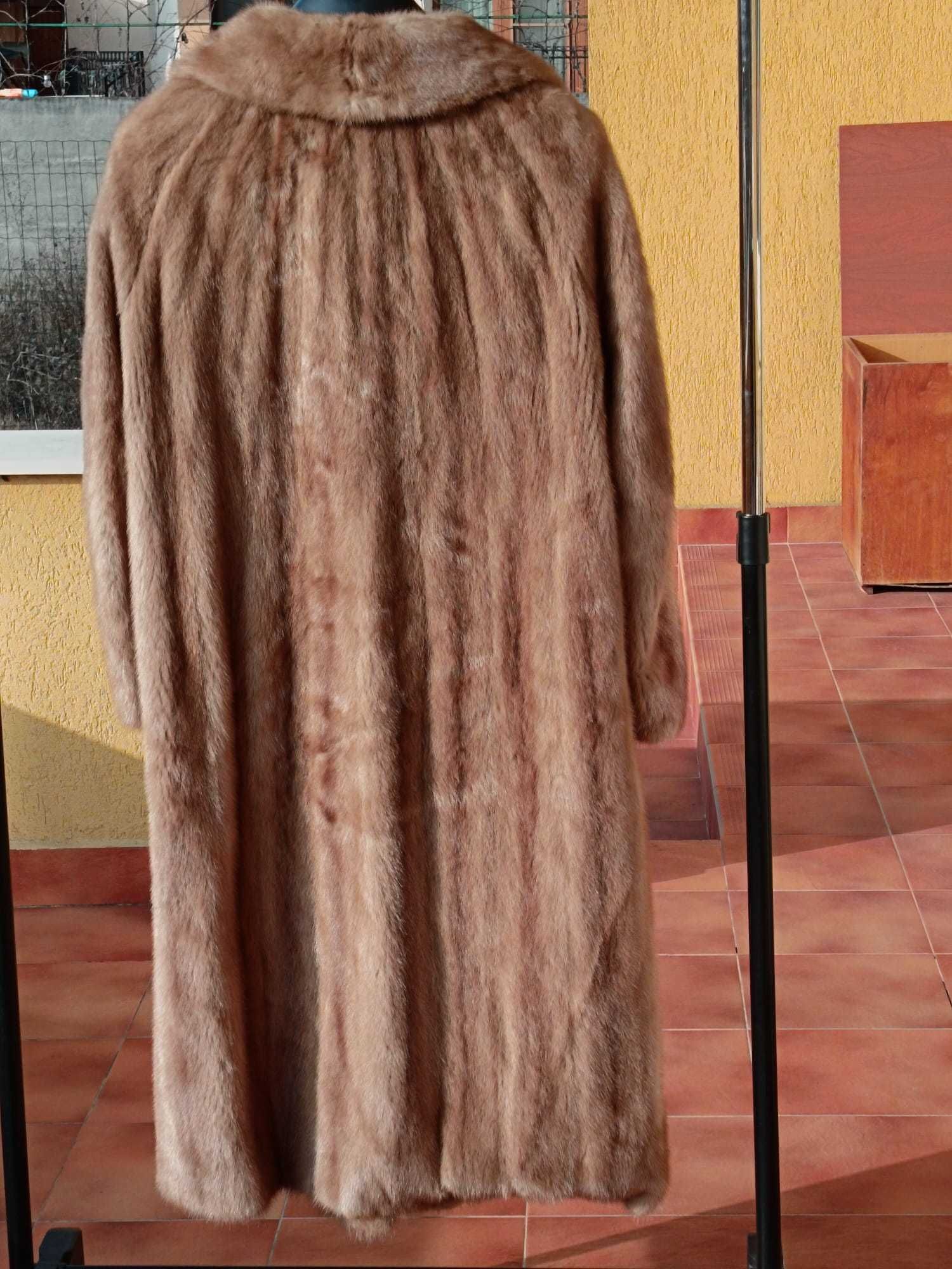 Vând blană de nurcă lungă