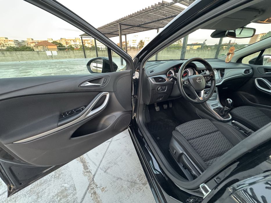 Opel Astra K Exklusiv 1.6Diesel 110cp EURO6 Navigatie Parktronic Led