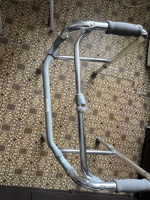 Продам ходунки в хорошем состоянии