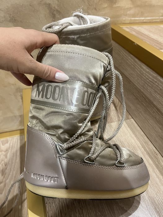 Ботуши ,, Moon Boot”