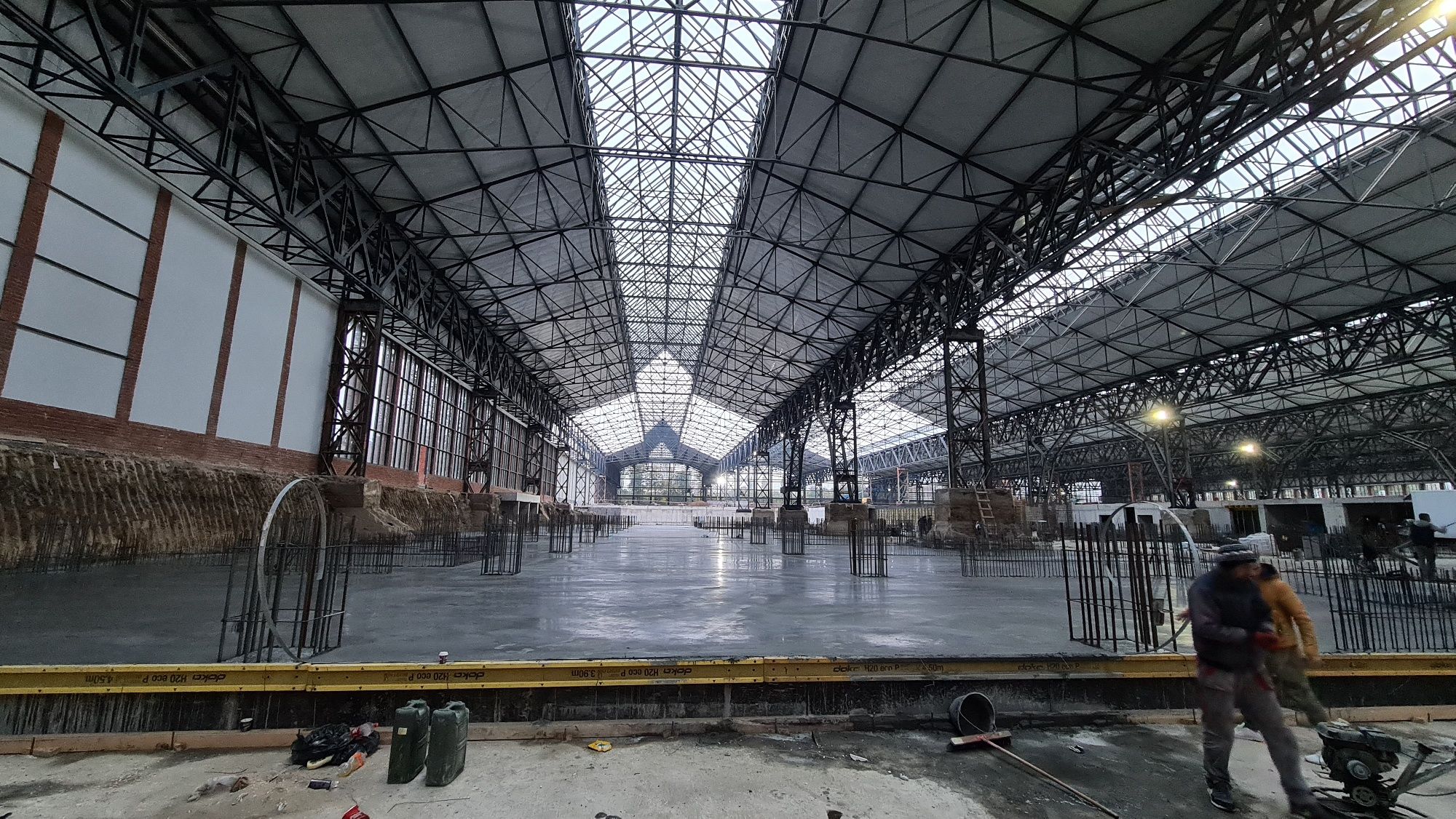 Turnare sapa din beton - finisat cu elicopter si cuart, Beton  Periat