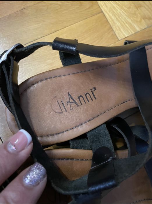 Сандали, чехли и обувки - номер 38, 39 , 40