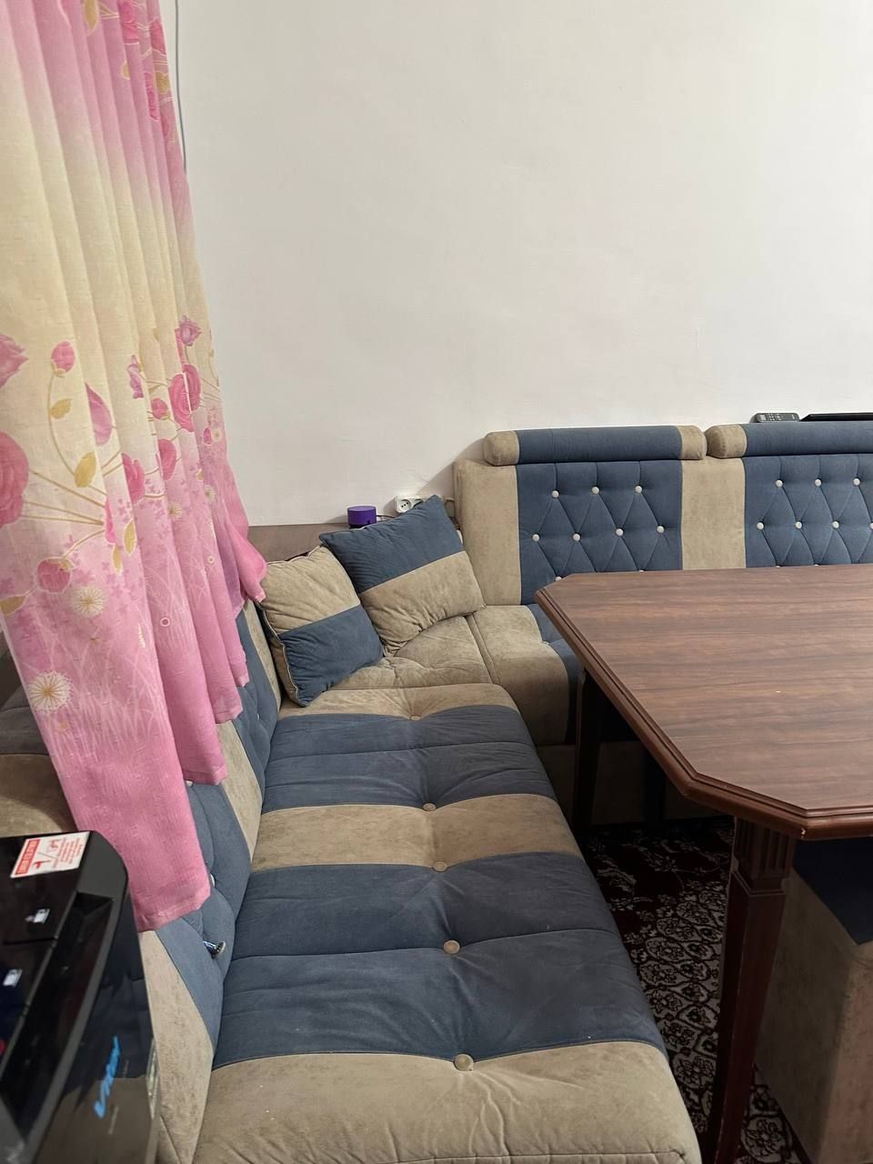 Уголок продам срочно