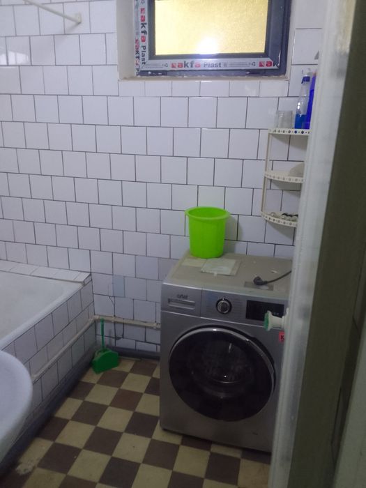 Продаётся 2 ком квартира  1 этаж 77 серия  поворот