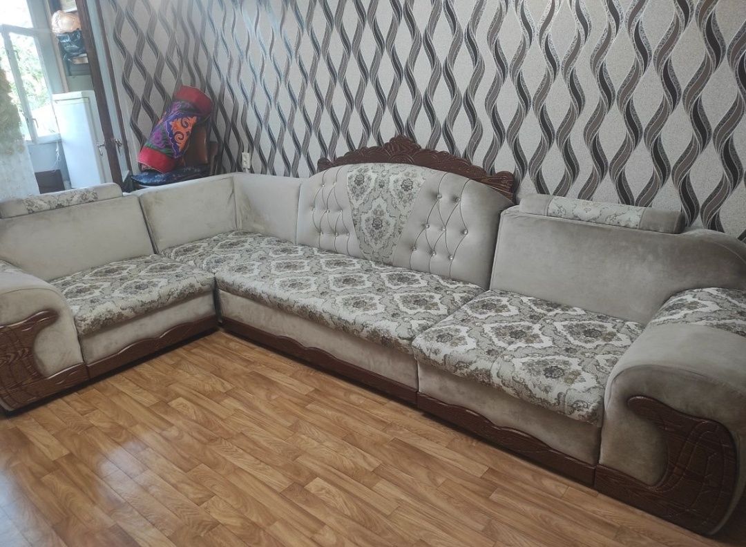 Продам отличный Угловой диван