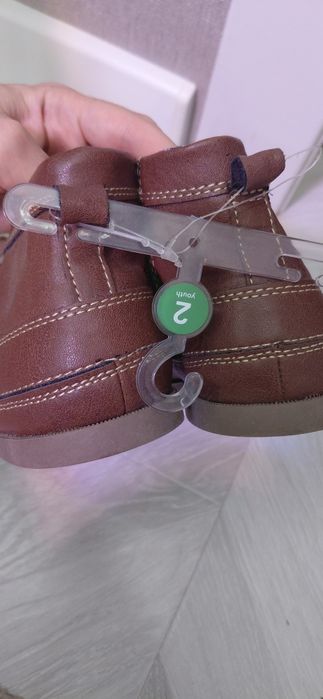 Ботинки от Carter's демисезонка 33 размера, новые