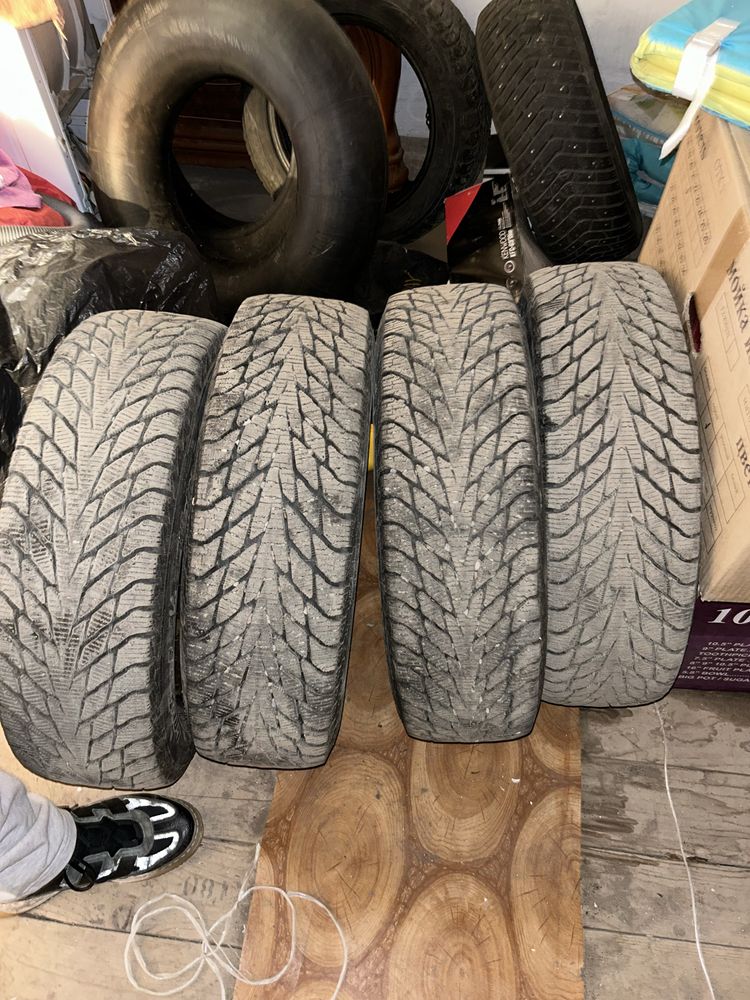 Продам резину липучка в хорошем состоянии 185/65 R15 Cordiant