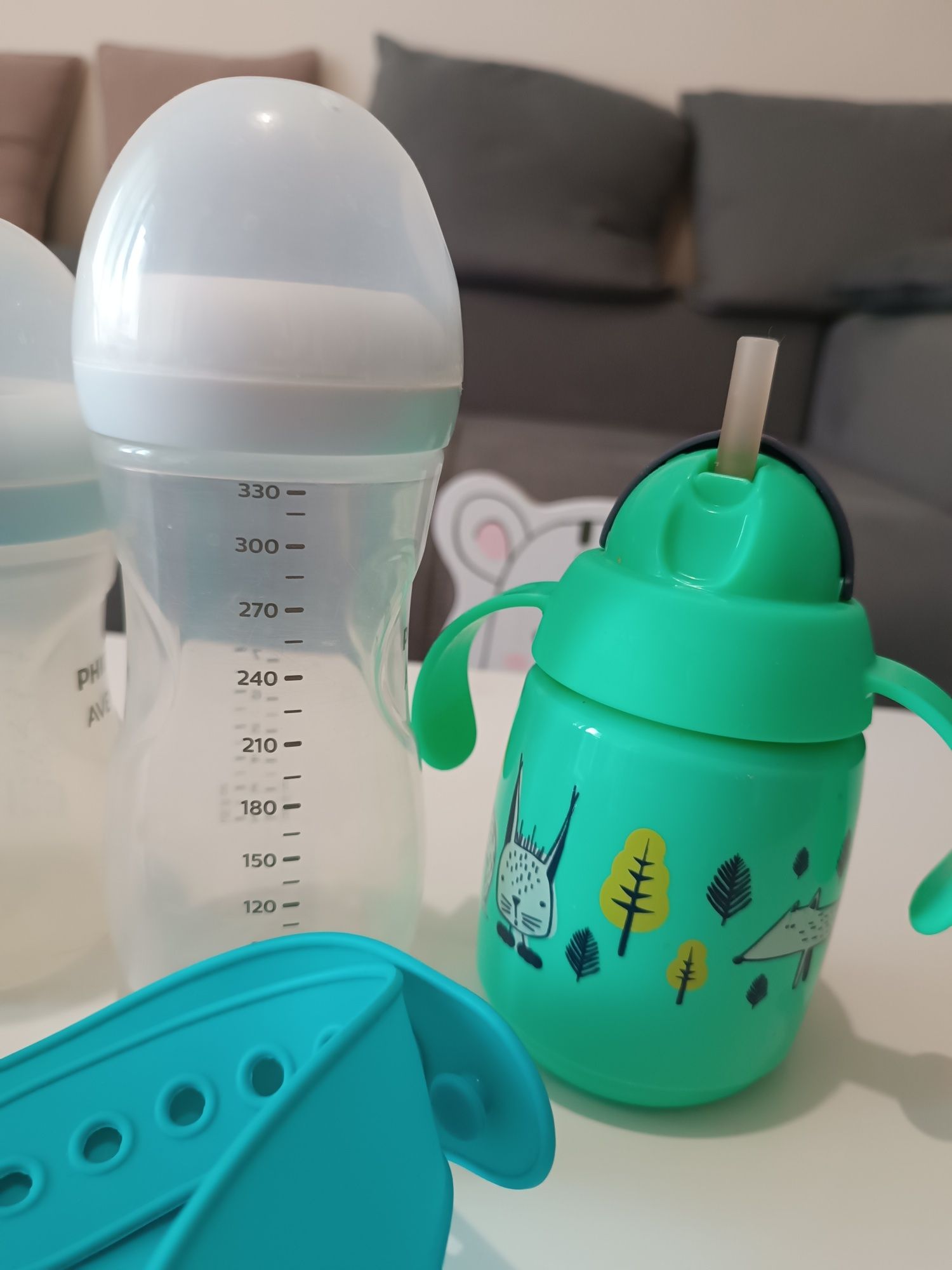 Шишета Philips Aven,чаша със сламка Tommee Tippee+Лигавник от Маймунче