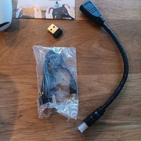 Ретро конзола с 21700+ игри + 2 безжични джойстика