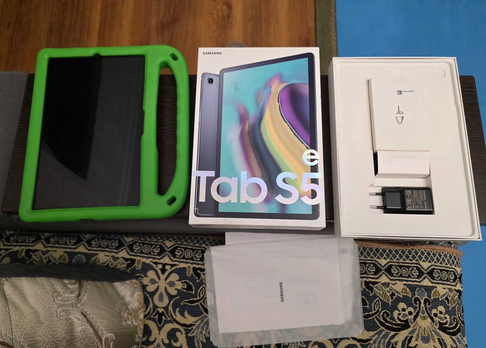 ПЛАНШЕТ Samsung Galaxy Tab S5e LTE+клавиатура чехол