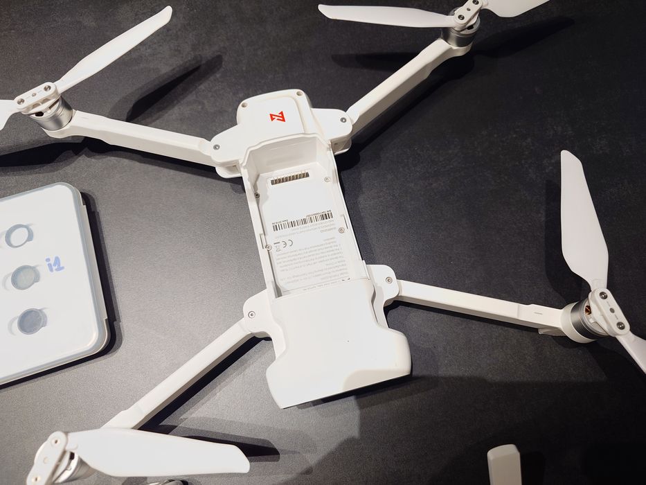 Drona 4K Fimi X8 SE & accesorii, schimb cu obiective Sony.