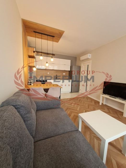 Дава се под наем Двустаен апартамент в Варна, Център - 55 кв.м за 918 € - Снимка #3