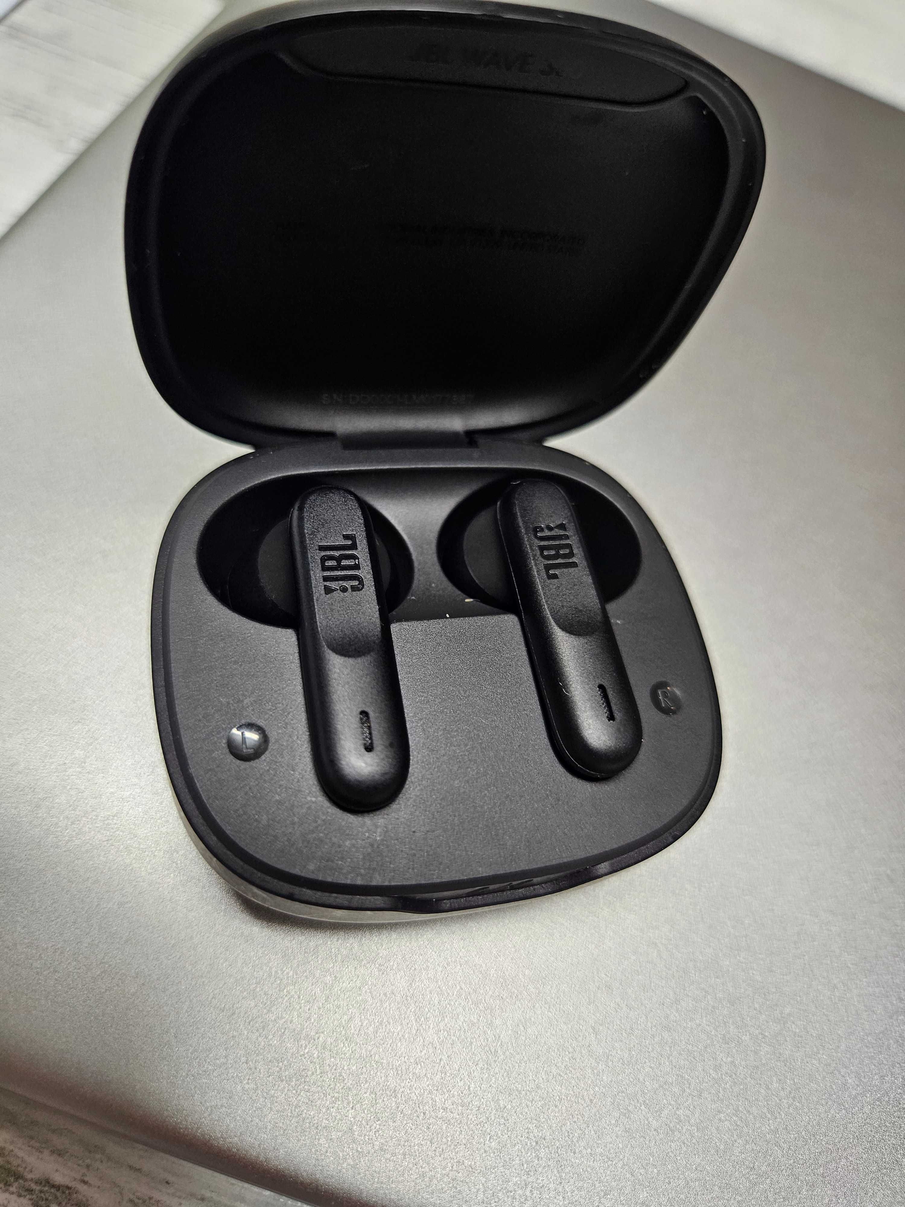 Слушалки JBL черни