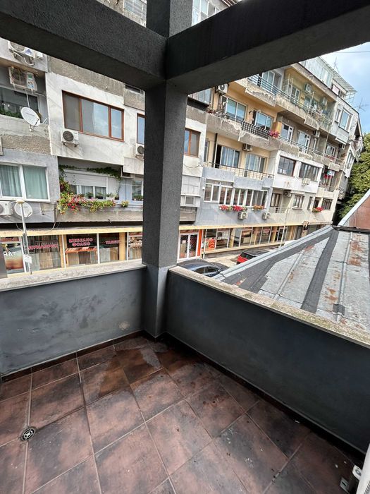 Отдавам офиси под наем