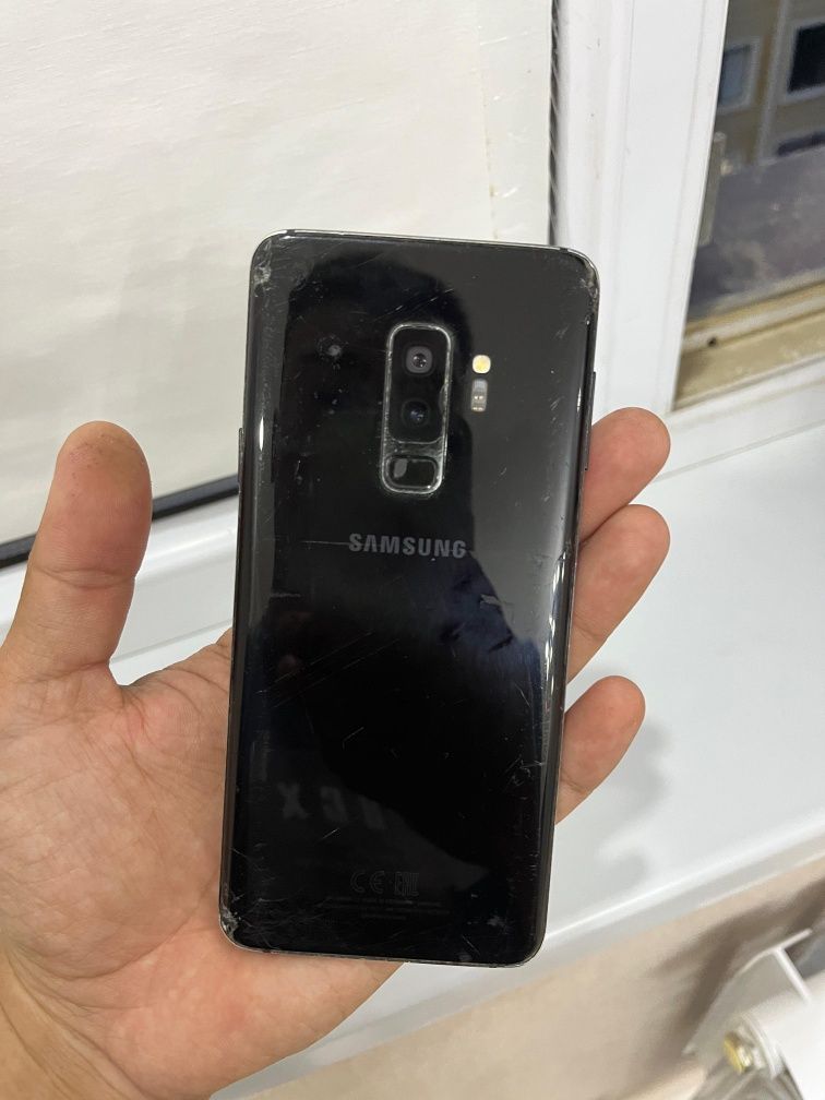 Продам телефон Samsung Galaxy s9 plus 64gb