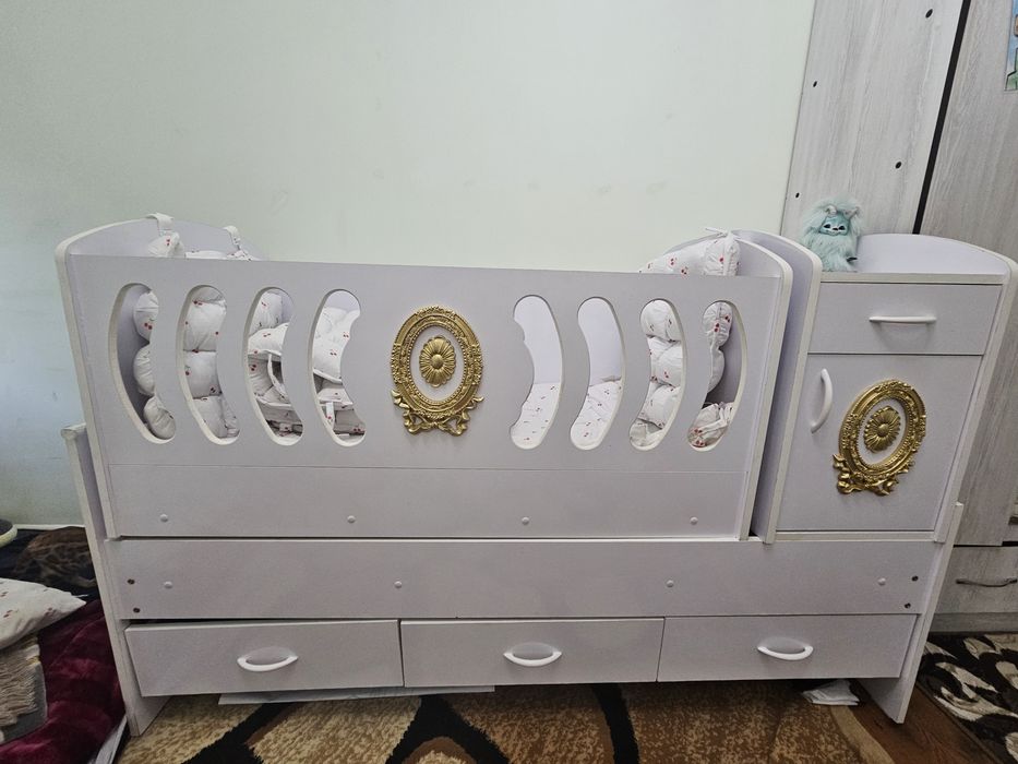 Продам детскую кроватку