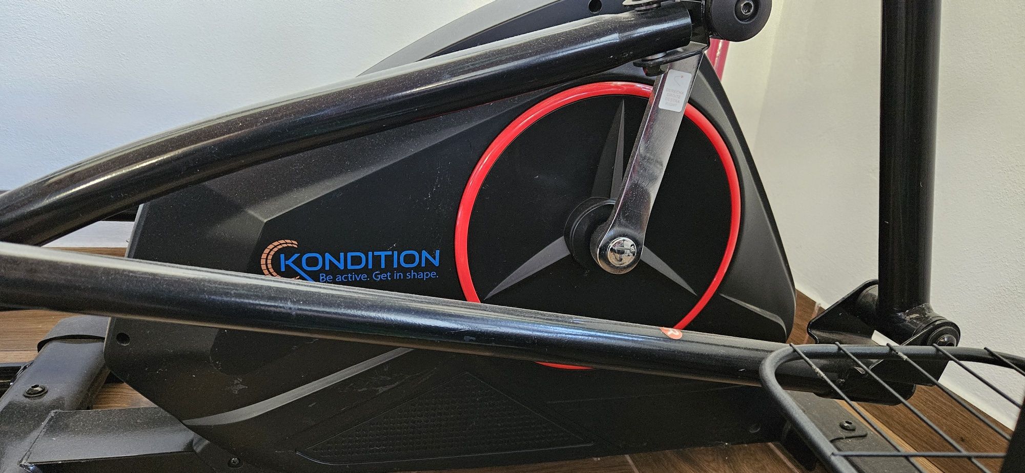 Vând bicicleta eliptica Kondition