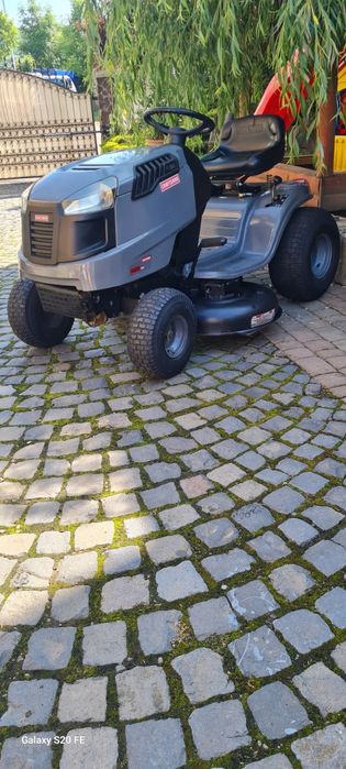 Tractoraş tuns gazon 17 cai putere.