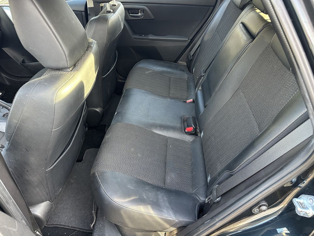 Toyota Auris 1.8 hybrid 136 кс 2014 На Части!