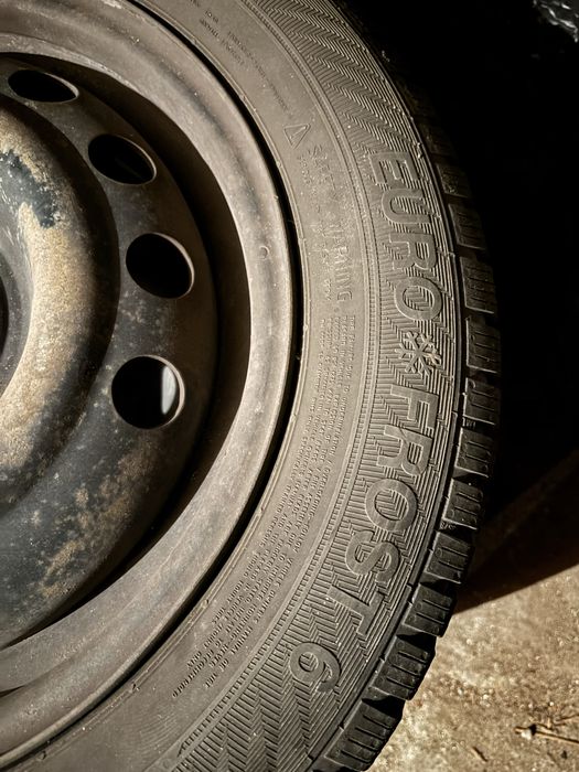 Зимни гуми:  185/60 R14 Gislaved Eurofrost 6 - 2 бр.