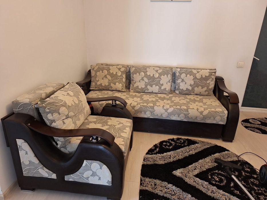 Canapele  și mobila de living