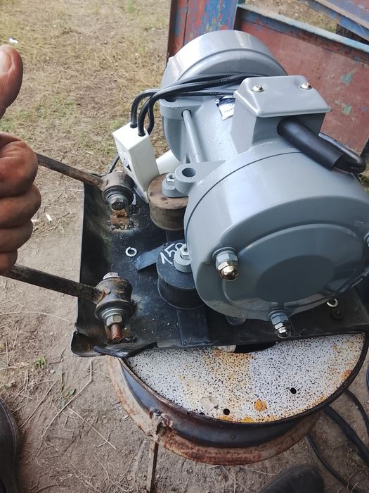 Продам новую виброплиту для трамбовки грунта, недорого, срочно