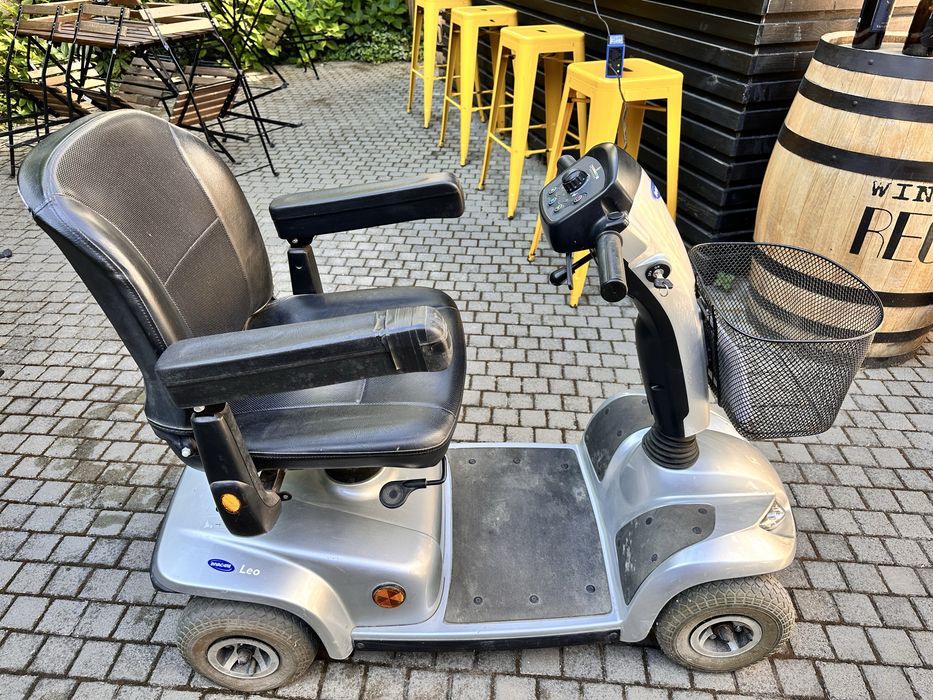 Електрически скутер Invacare Leo