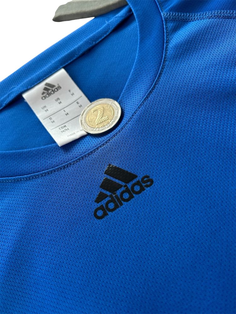Тениска Adidas.