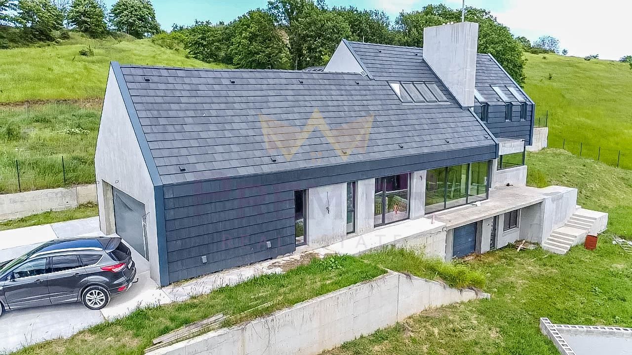 Продава се Къща в с. Звездица, Област Варна - 326 кв.м за 813 €/кв.м - Снимка #6