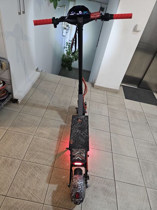 Kukirin g2 rosu încă are garanție