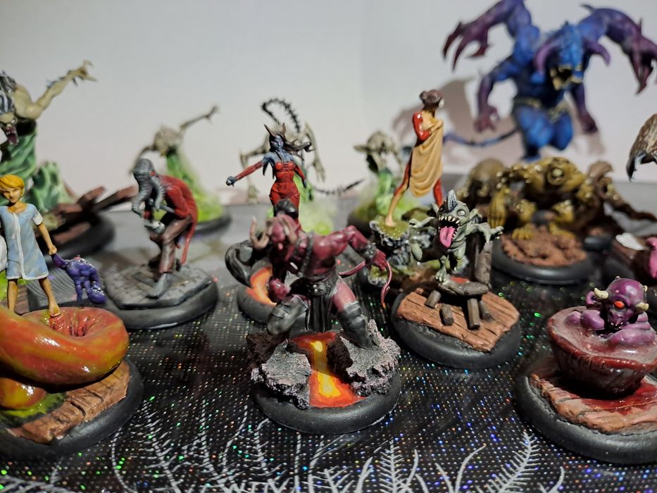 Продавам Malifaux фигури