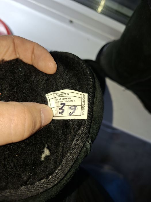 Vând cisme UGG originale nr 39