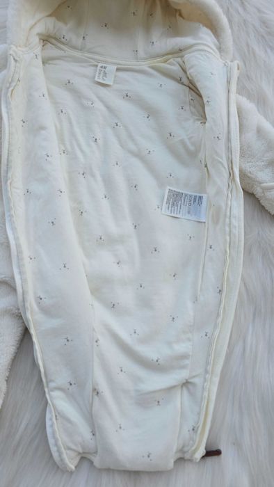 Пухен гащеризон с ушички H&M размер 56см.