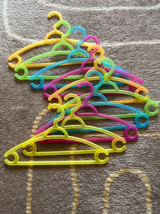 10 бр. детски закачалки